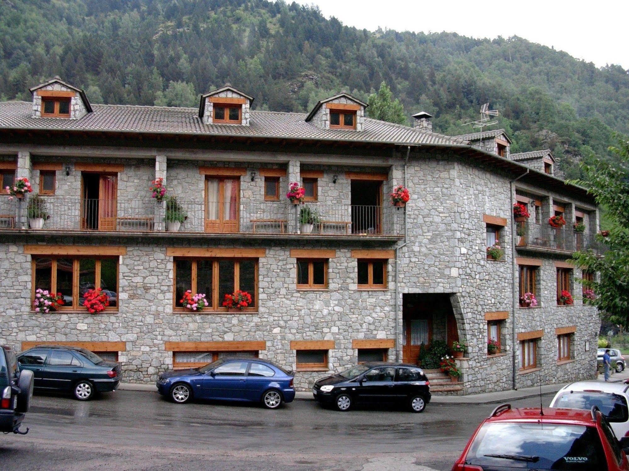Hotel La Farga รีโปลล์ ภายนอก รูปภาพ
