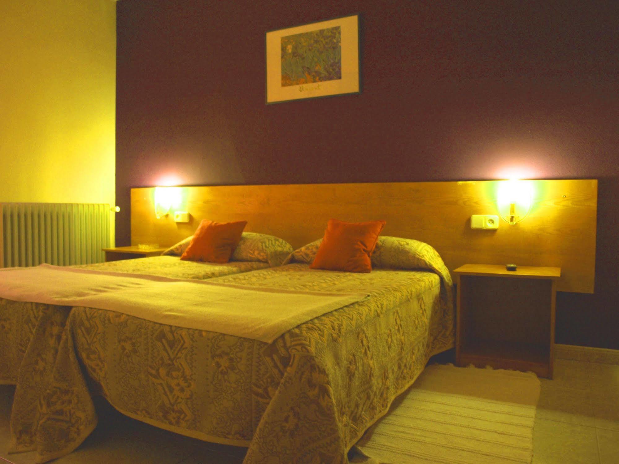 Hotel La Farga รีโปลล์ ภายนอก รูปภาพ