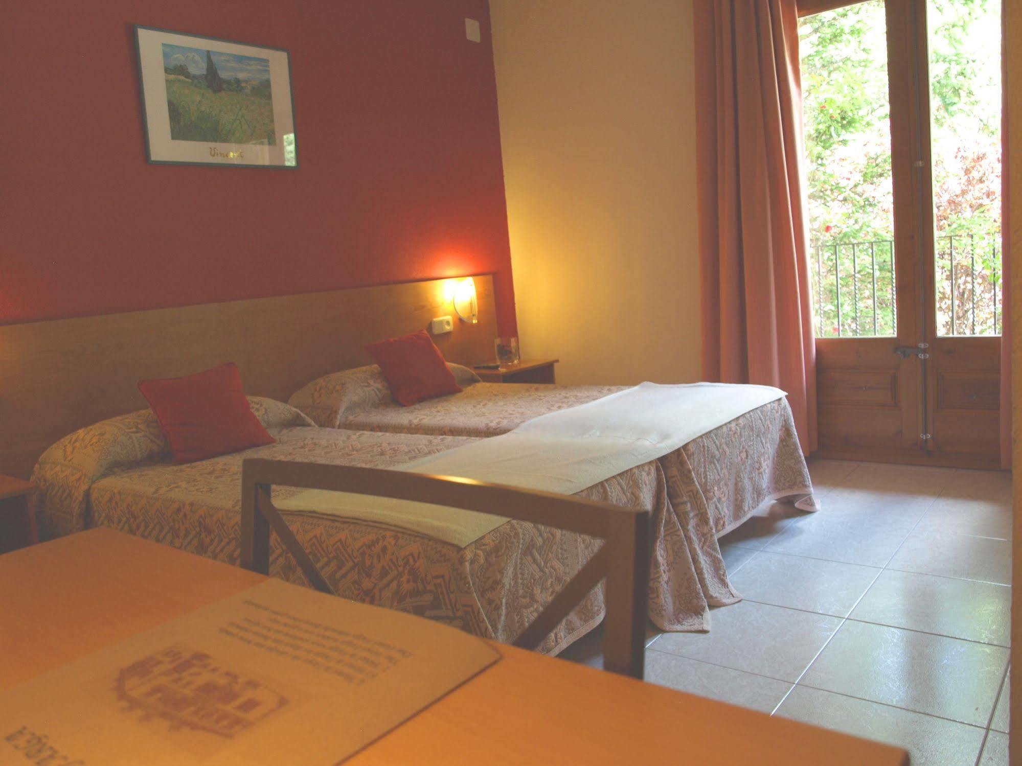 Hotel La Farga รีโปลล์ ภายนอก รูปภาพ