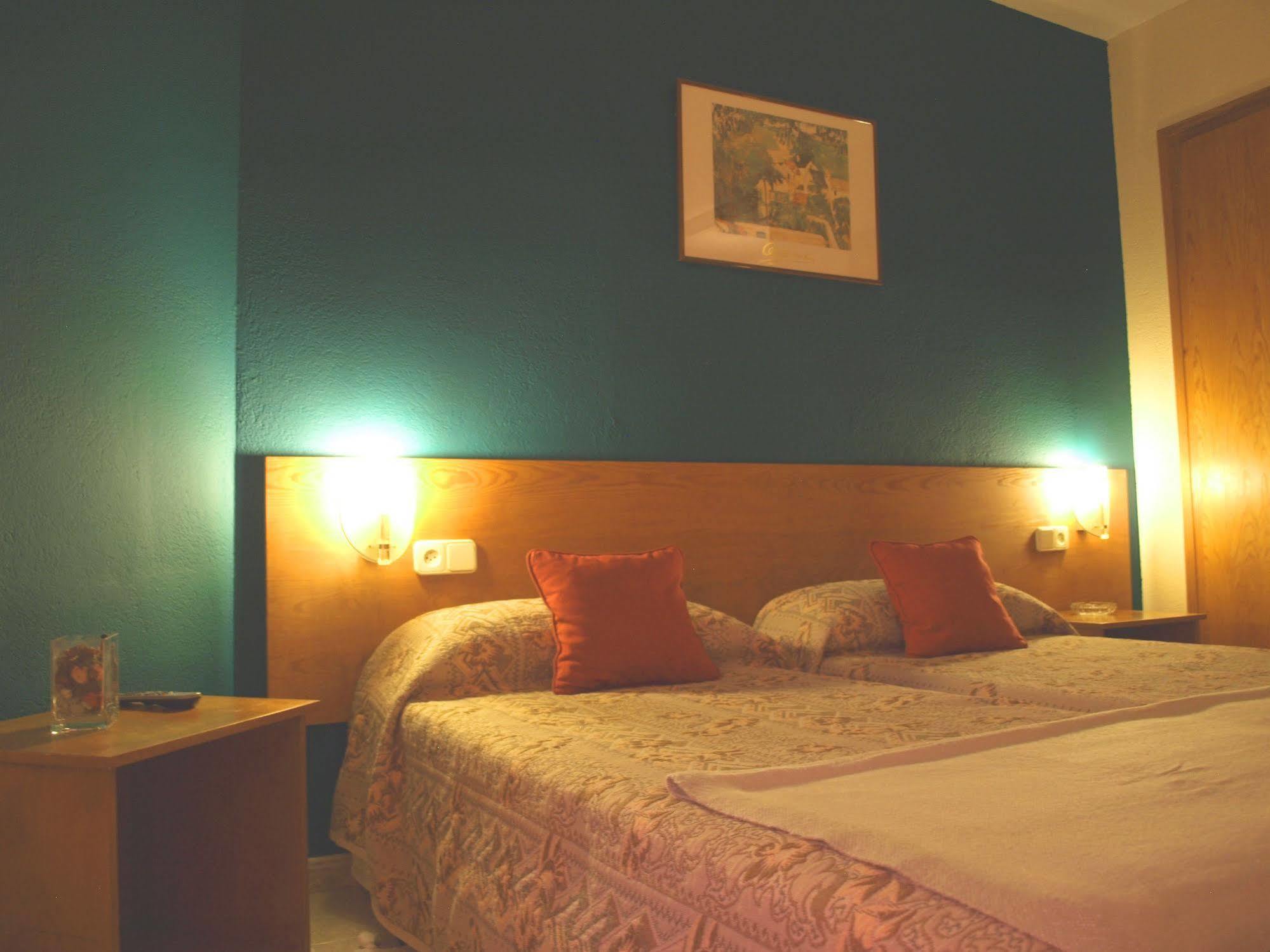 Hotel La Farga รีโปลล์ ภายนอก รูปภาพ