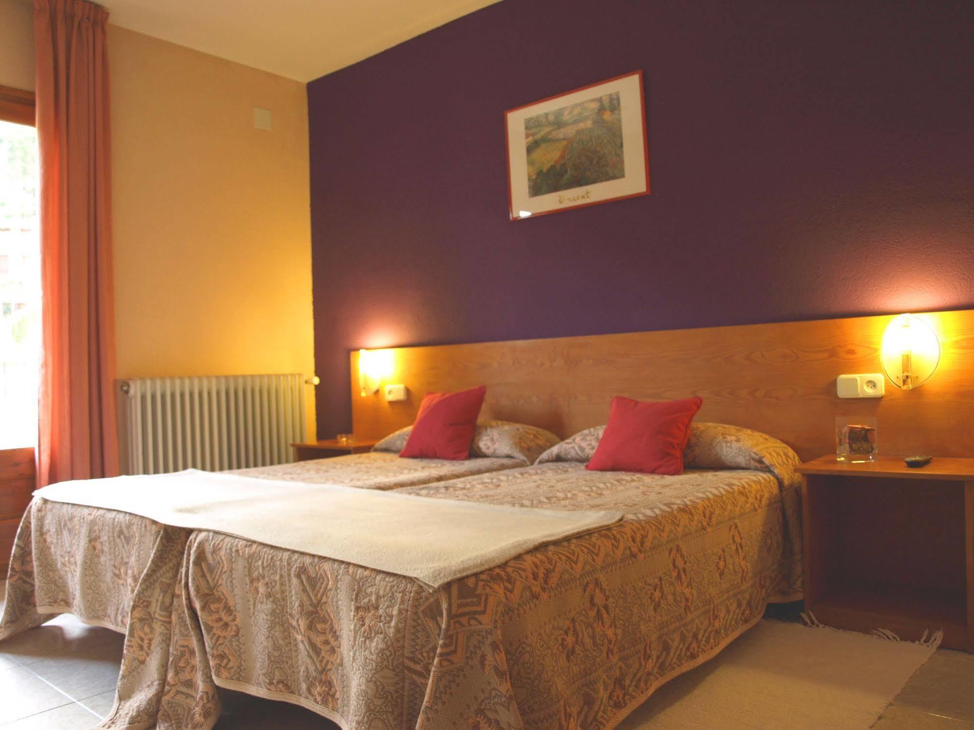 Hotel La Farga รีโปลล์ ภายนอก รูปภาพ