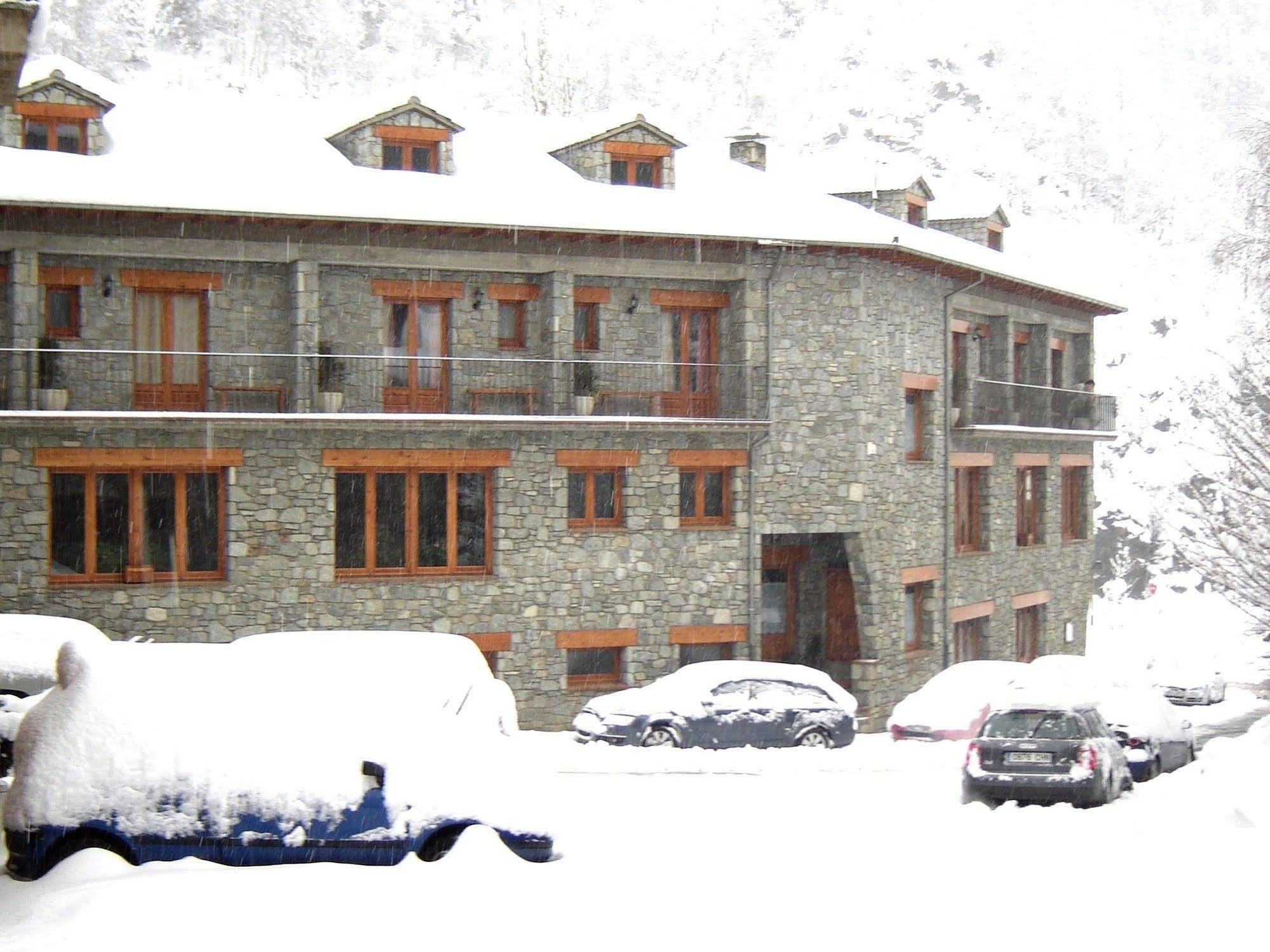 Hotel La Farga รีโปลล์ ภายนอก รูปภาพ