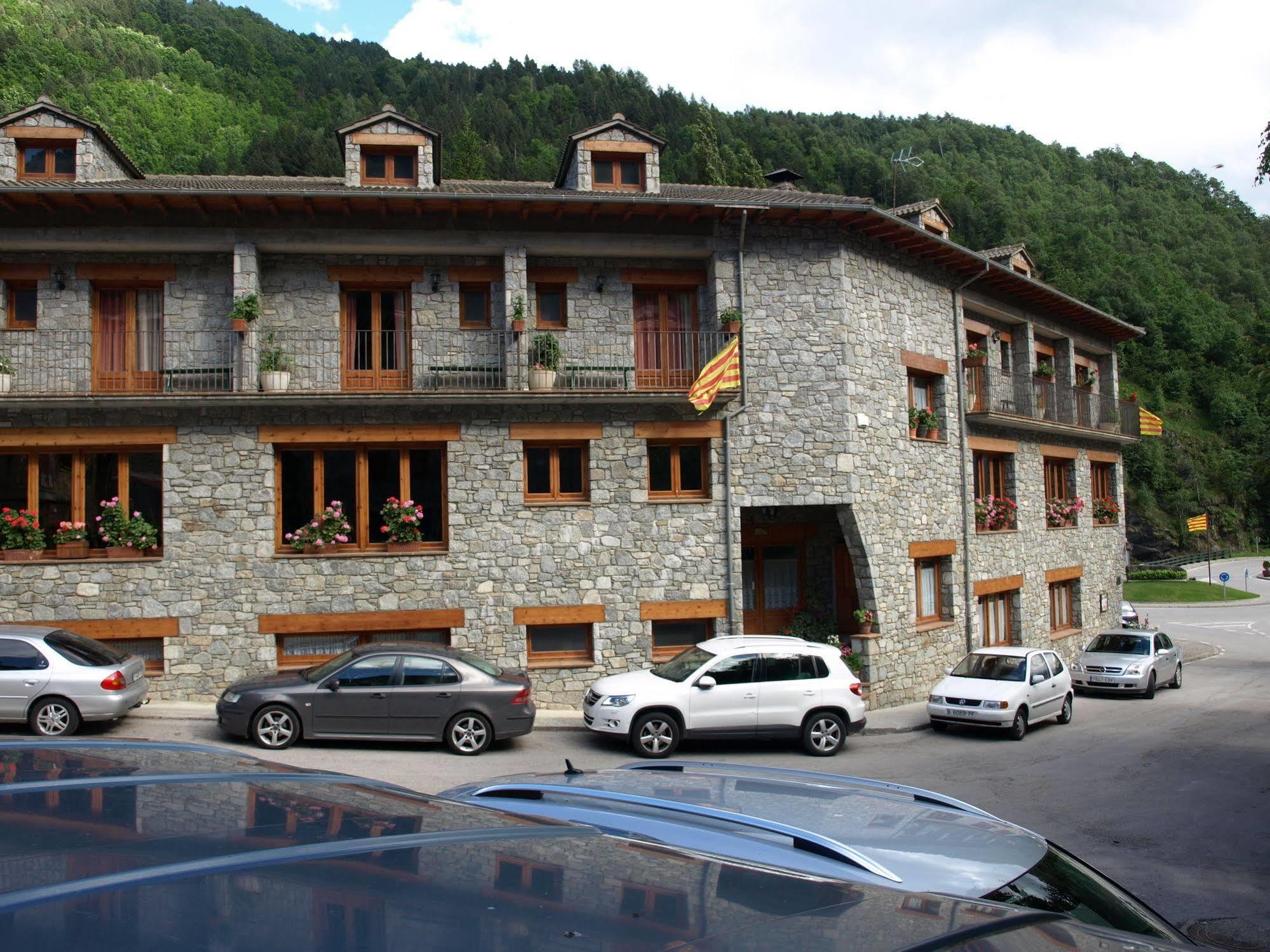 Hotel La Farga รีโปลล์ ภายนอก รูปภาพ